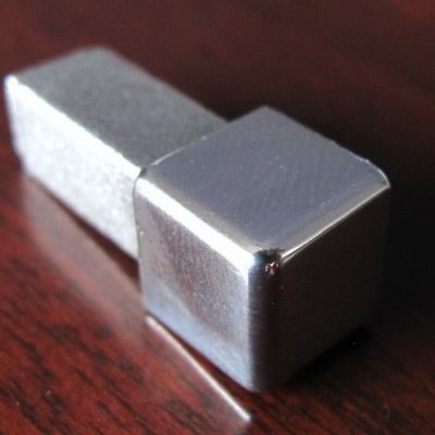 Купить Металлические уголки 8 мм из нержавеющей стали для столешниц online manufacture